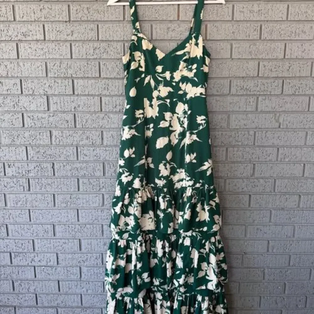 Abercrombie Ruffle Tiered Maxi Dress Size XS Floral Green Spring Wedding